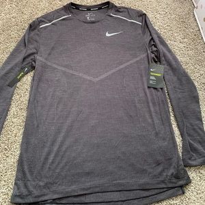NWT MENS Medium tech knit running shirt gray